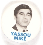 Dukakis Yassou, Mike